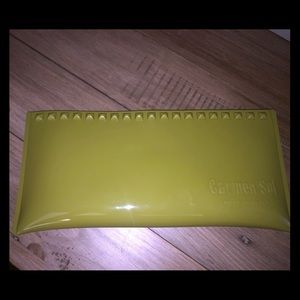 Carmen Sol Olive Green clutch